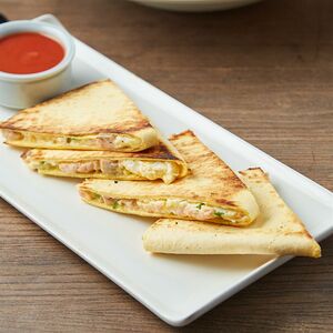 Кесадилья с лососем