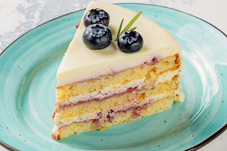 Торт миндальный безглютеновый с йогуртовым кремом