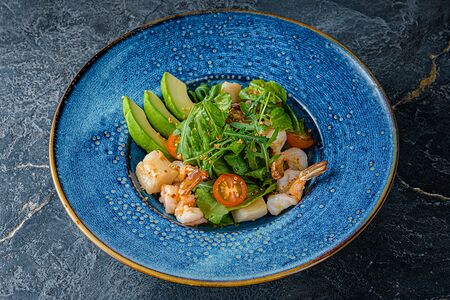 Микс-салат с морепродуктами