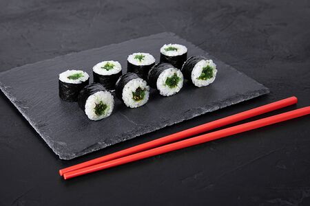 Ролл с чукой