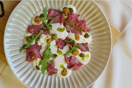 Ростбиф с соусом тоннато