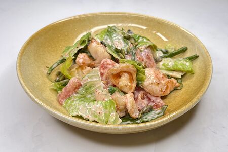 С креветками и спайси-соусом