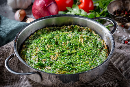 Кюкю с зеленью