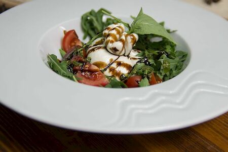 Салат Буррата