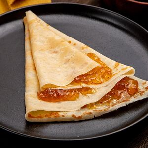 Блин с абрикосовым джемом