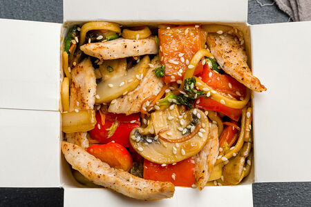 Вок с курицей и с фасолью