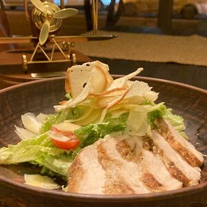 Салат Цезарь с куриным филе