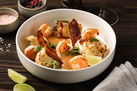 Креветки, цветная капуста, биск