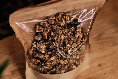 Гранола Шоколадная с арахисом и изюмом