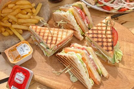 Клаб-сэндвич с сёмгой