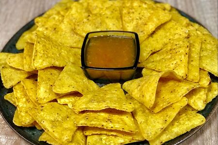 Кукурузные чипсы Начос