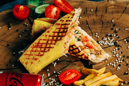 Сырная шаурма с курицей