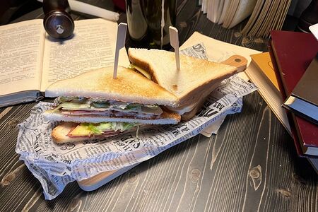 Сэндвич с беконом и говядиной