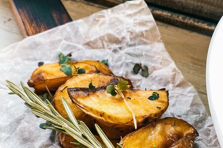 Картофельные дольки с розмарином