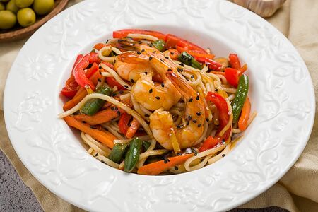 Удон с креветками