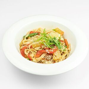 Wok со свининой и ананасом