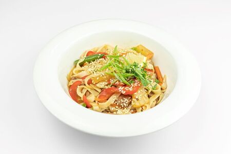 Wok со свининой и ананасом