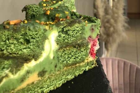 Торт Фисташковый с малиной