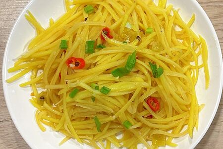 Кисло-острый полусырой картофель