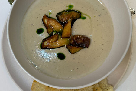 Суп-крем из белых грибов с трюфель