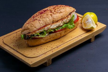 Шава-фиш в булке