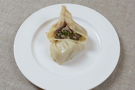 Хинкали со свининой и говядиной