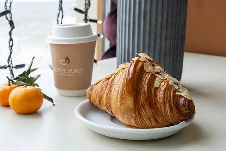 Круассан миндальный