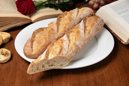 Пшеничный багет 280 грамм