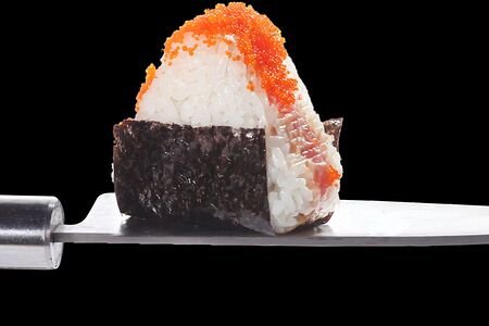 Онигири спайси тунец