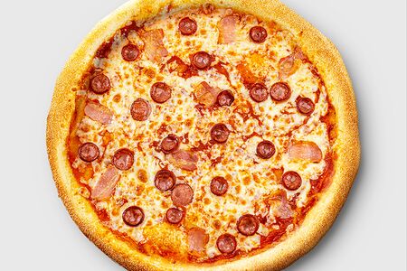 Пицца с охотничьими колбасками