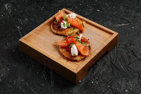 Драники с лососем