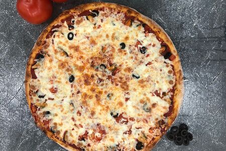 Пицца Карибская на красном соусе