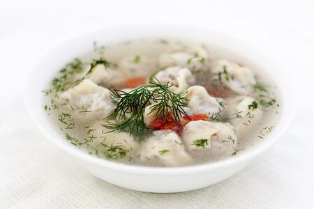 Пельмени с бульоном