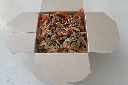 Лапша с курицей в соусе терияки