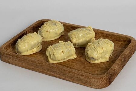 Финик в шоколаде