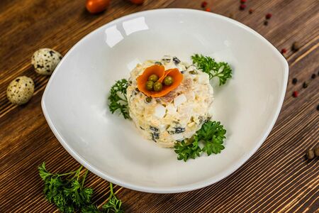 Салат Оливье с курицей