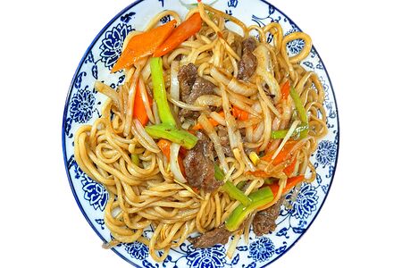Жареная лапша с говядиной