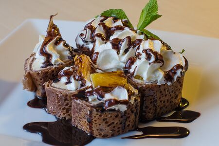 Шоколадный ролл с апельсином