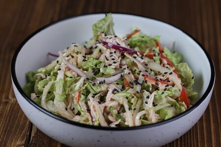 Салат куриный с имбирной заправкой