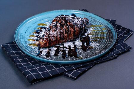 Круассан с английским кремом