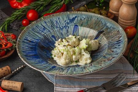 Цветная капуста в соусе из белого вина