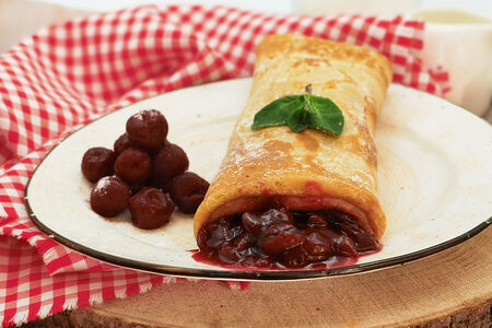 Блин с вишней