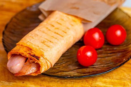 Хот-дог в лаваше с фри