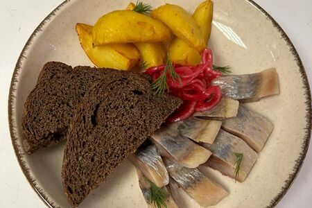 Маринованная сельдь