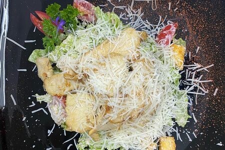 Цезарь с куриным филе гриль