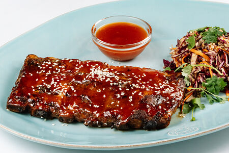 Свиные ребра с соусом барбекю