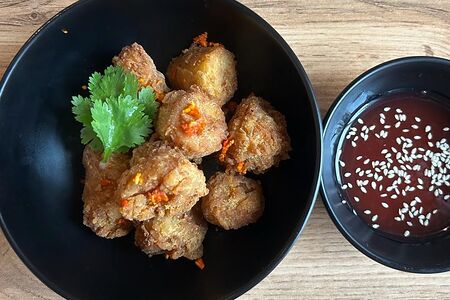 Жареные бананы с шоколадным соусом 