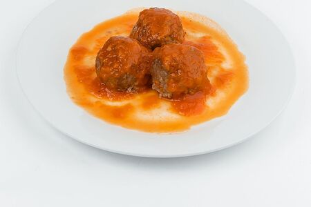 Фрикадельки в томатном соусе