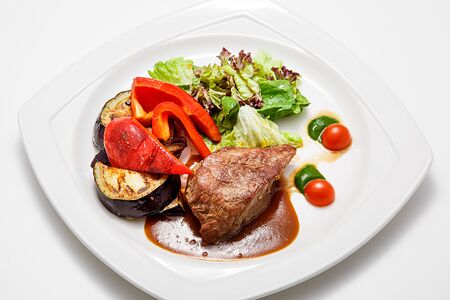 Стейк из говядины в имбирном маринаде