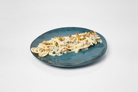 Паста Букатини с курицей и грибами